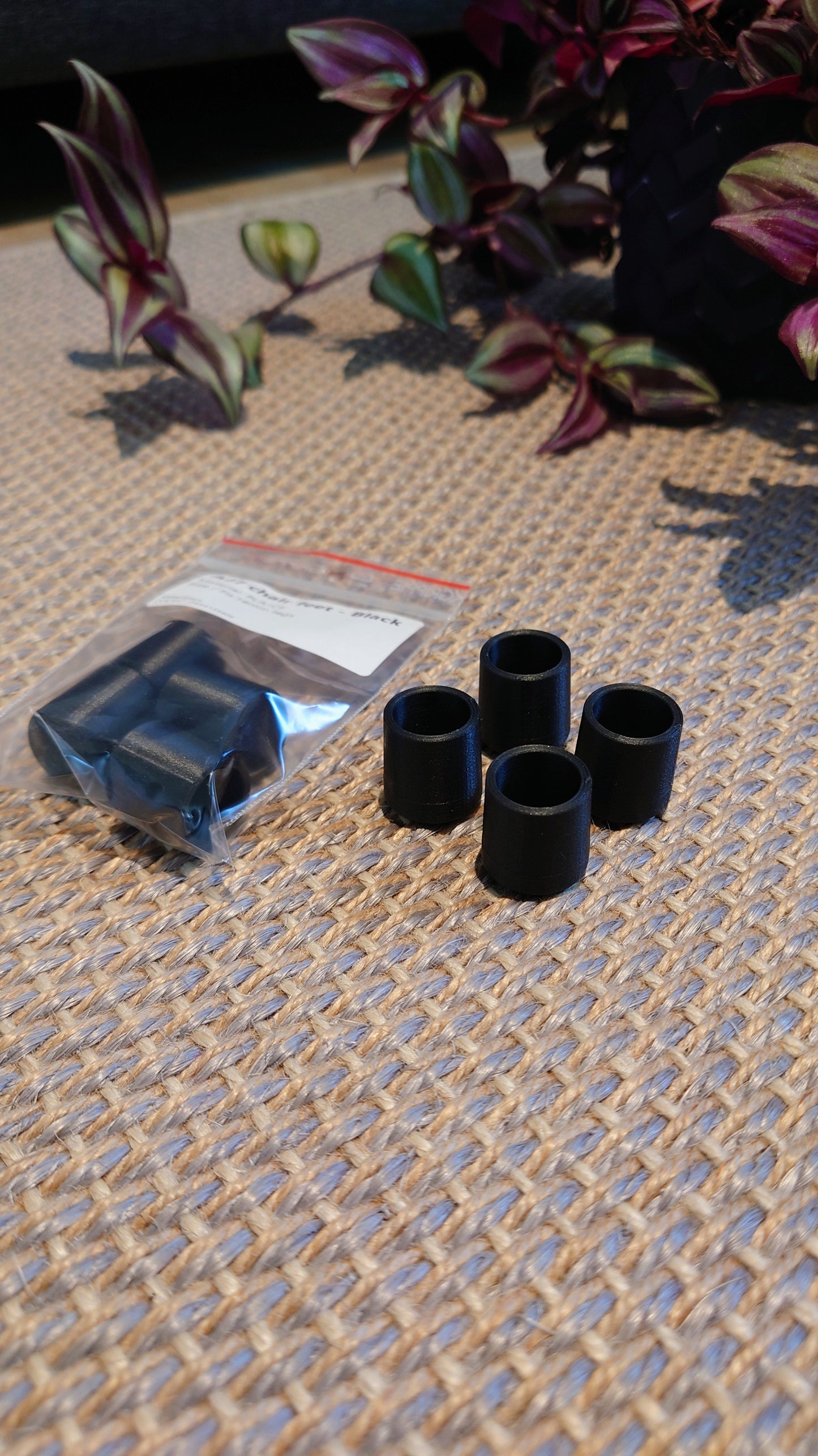 Stoleben dupper – Arne Jacobsen (7’er stol & Myren)